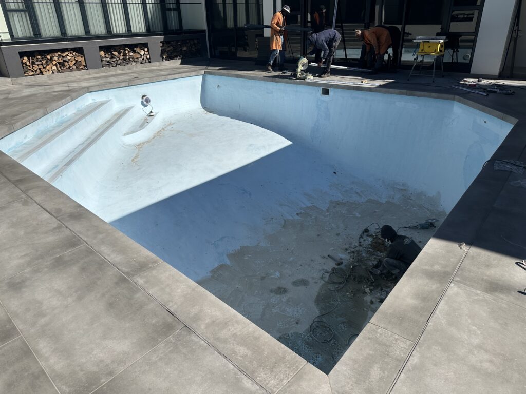 Fibreglass Pool Renovation before renovation